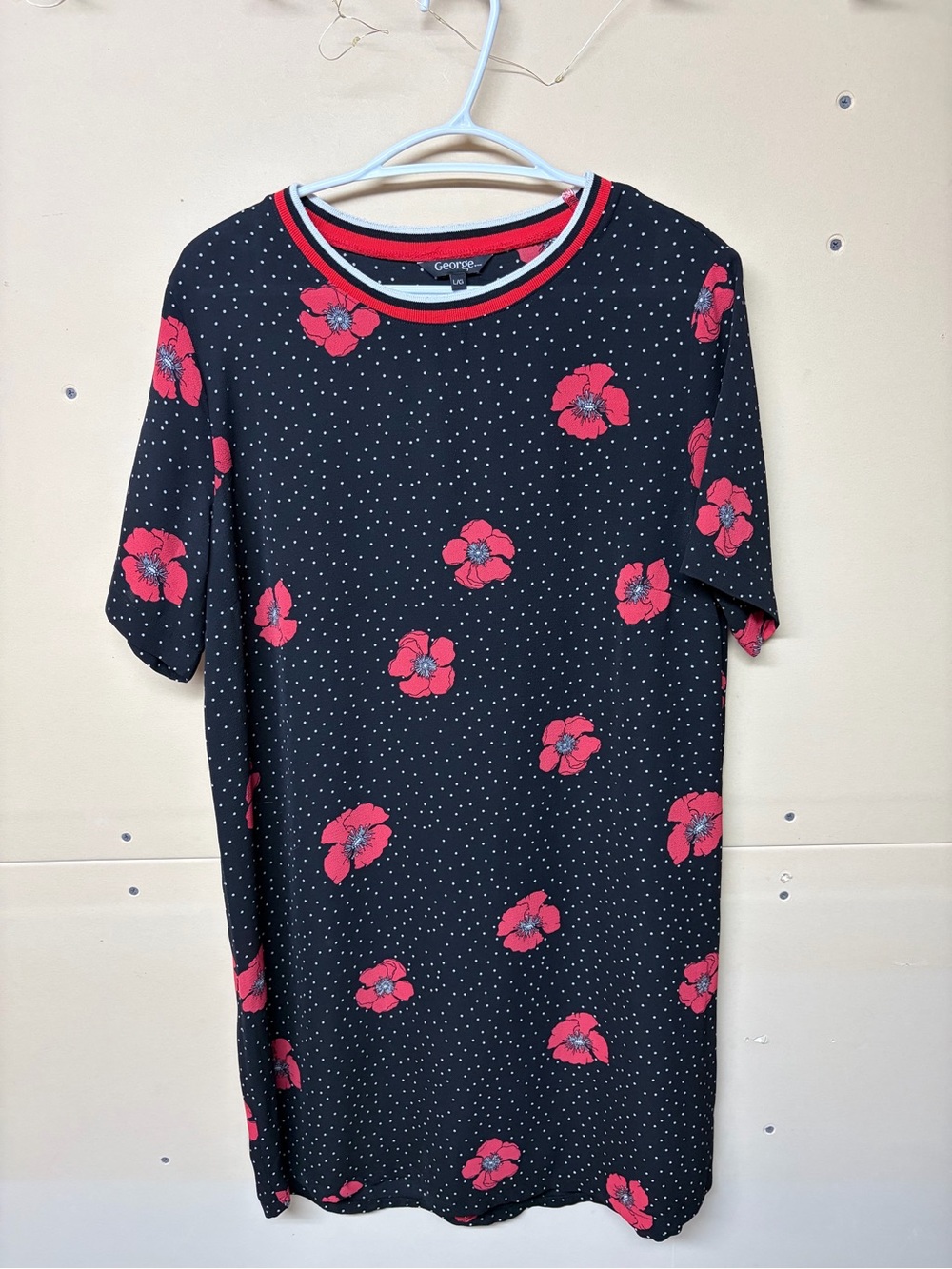 2/$20❤️- DRESS | Women’s George dress size large